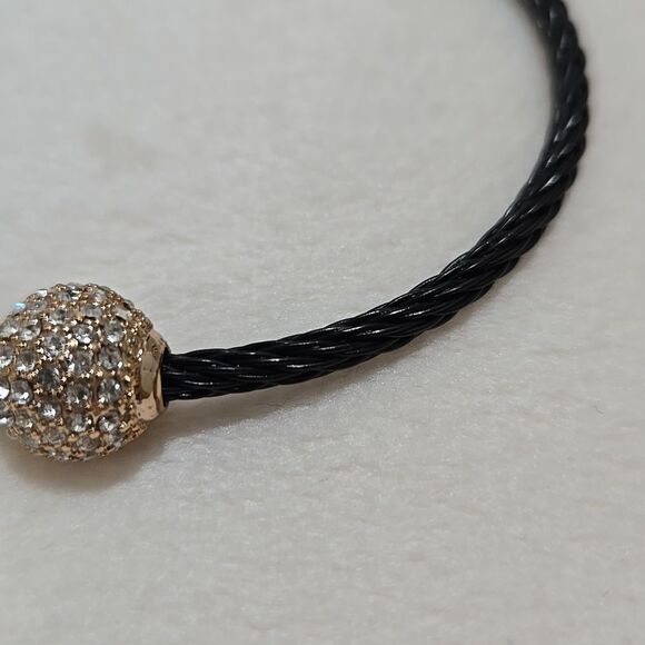 Black and Gold Bracelet - Picture 4 of 4